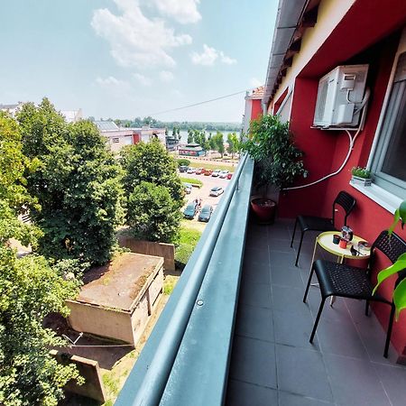 Xo Apartman Sremska Mitrovica Esterno foto