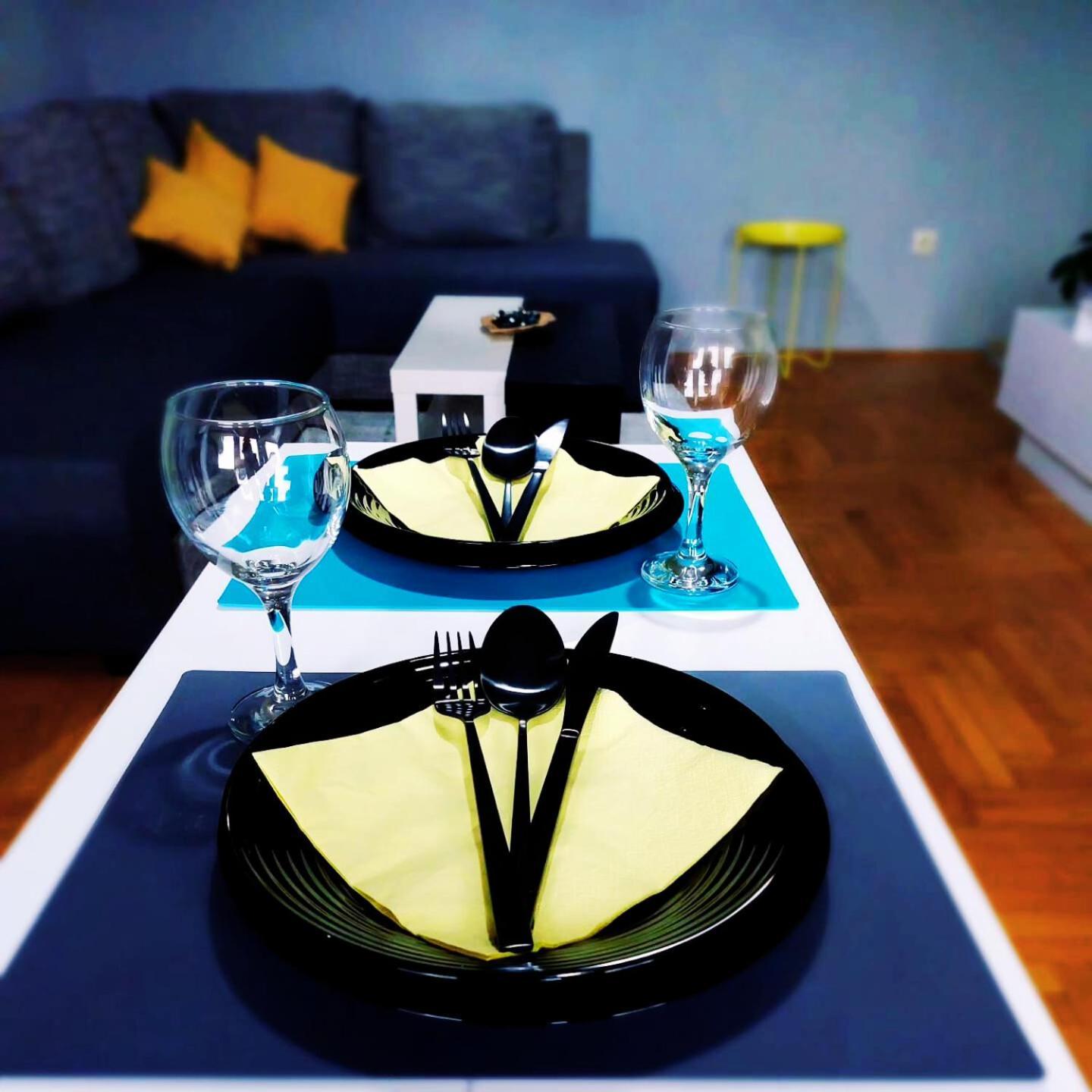 Xo Apartman Sremska Mitrovica Esterno foto